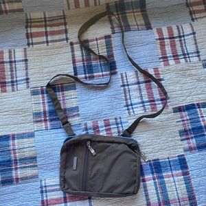 Women’s crossbody purse